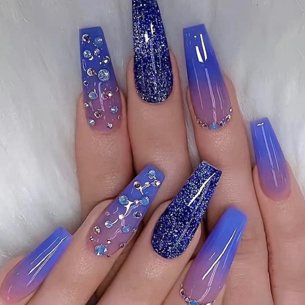 5 SETS FOR $40 𝐁𝐋𝐔𝐄-𝐏𝐈𝐍𝐊 𝐆𝐑𝐀𝐃𝐈𝐄𝐍𝐓 𝐏𝐑𝐄𝐒𝐒 𝐎𝐍 𝐍𝐀𝐈𝐋𝐒